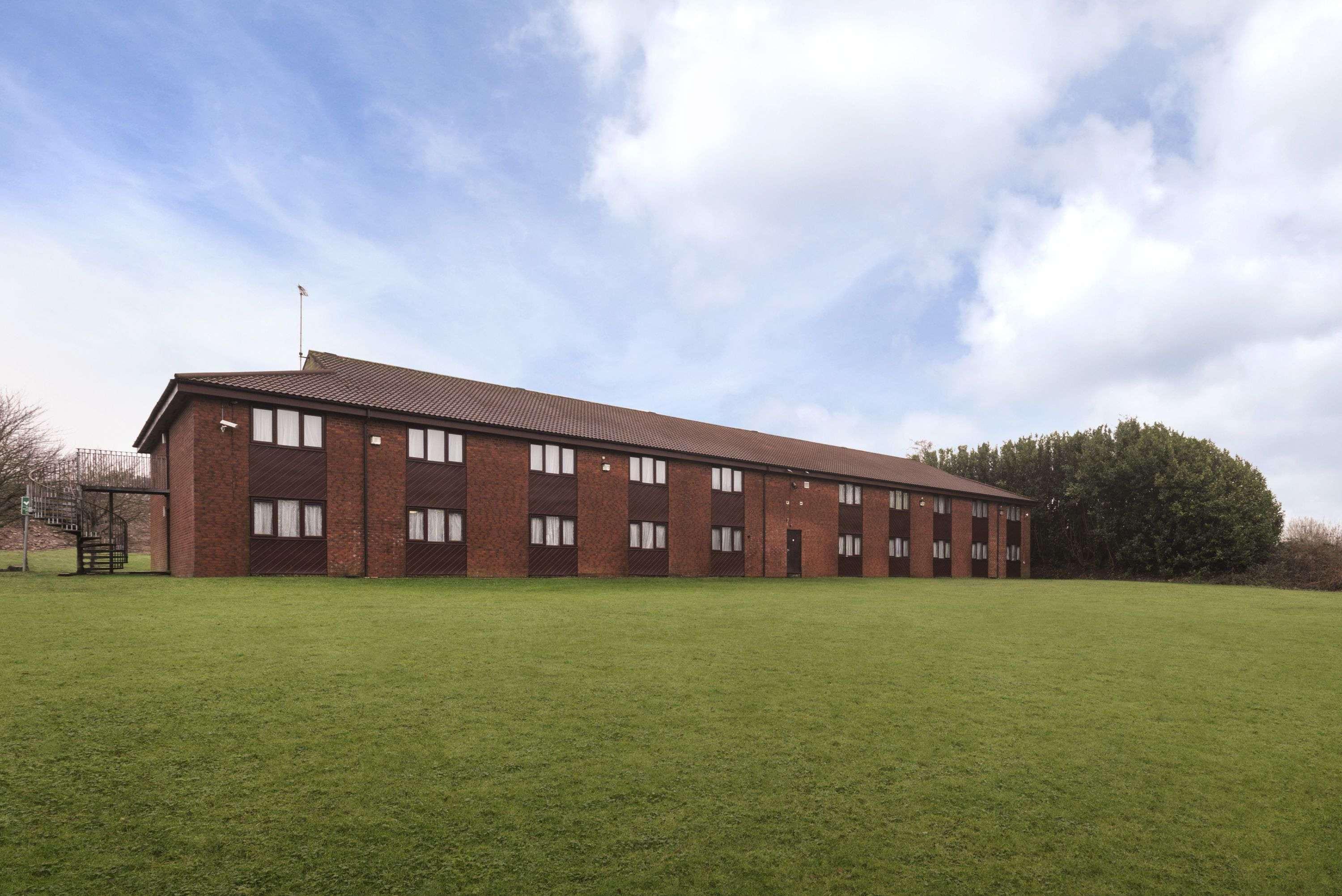 Days Inn Bridgend Cardiff Exterior photo