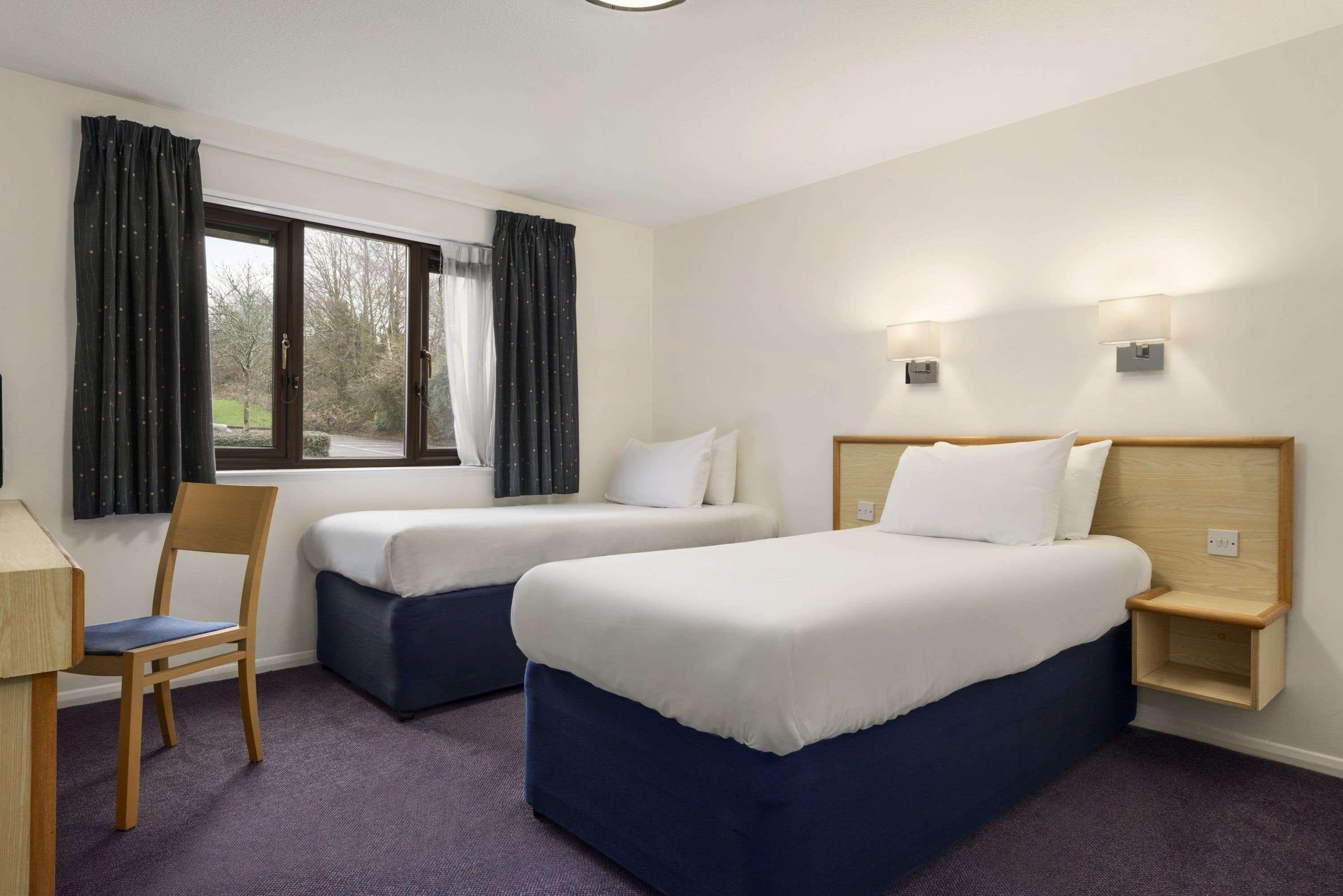 Days Inn Bridgend Cardiff Exterior photo