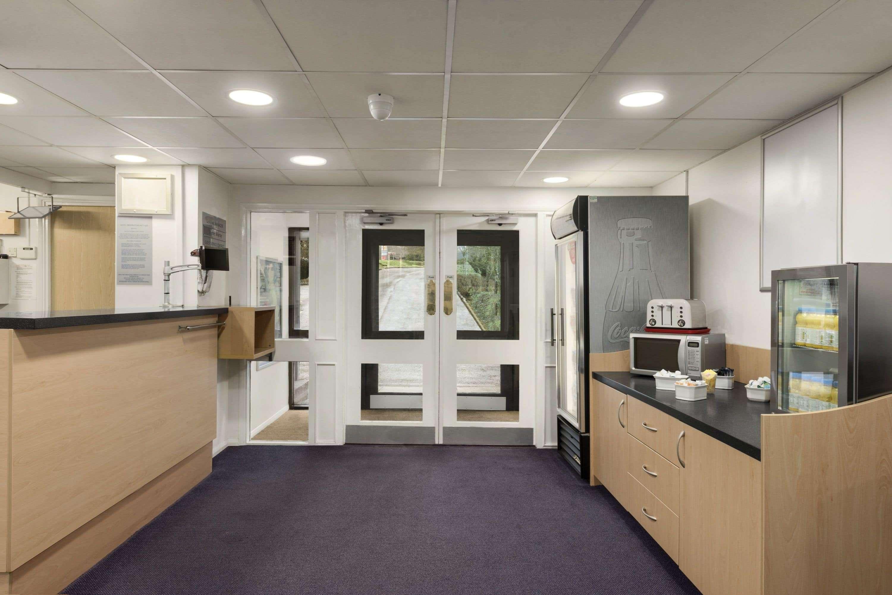Days Inn Bridgend Cardiff Exterior photo