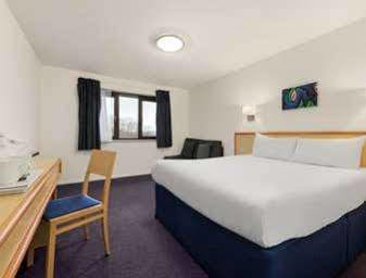 Days Inn Bridgend Cardiff Exterior photo